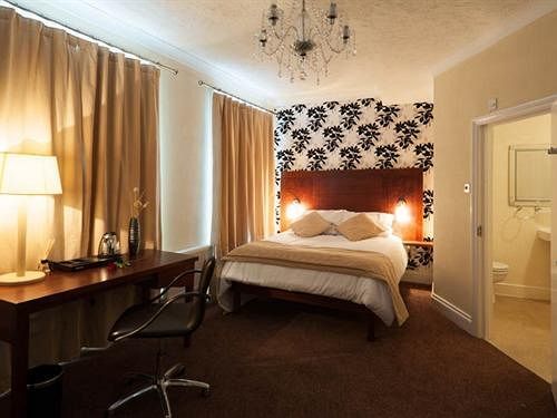 Town House 3*